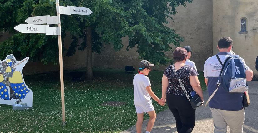 Famille en visite au château de Blandy en Seine-et-Marne