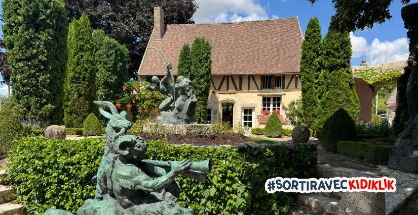 Vue sur la façade du Musée-Jardin Bourdelle en Seine-et-Marne 77