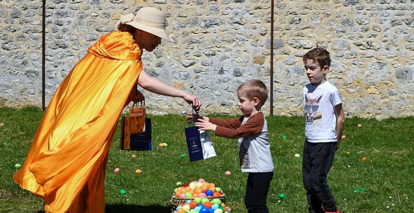Chasse aux oeufs en famille à Vaux-le-Vicomte en Seine-et-Marne