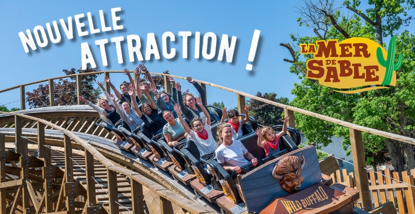 Famille qui profite de la Mer de Sable un jour férié