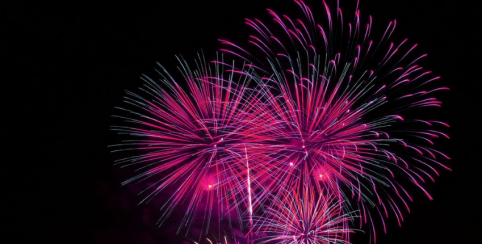 Enghien-Soisy : le festival de feux d'artifice prêt à enflammer le ciel de  l'hippodrome - Le Parisien