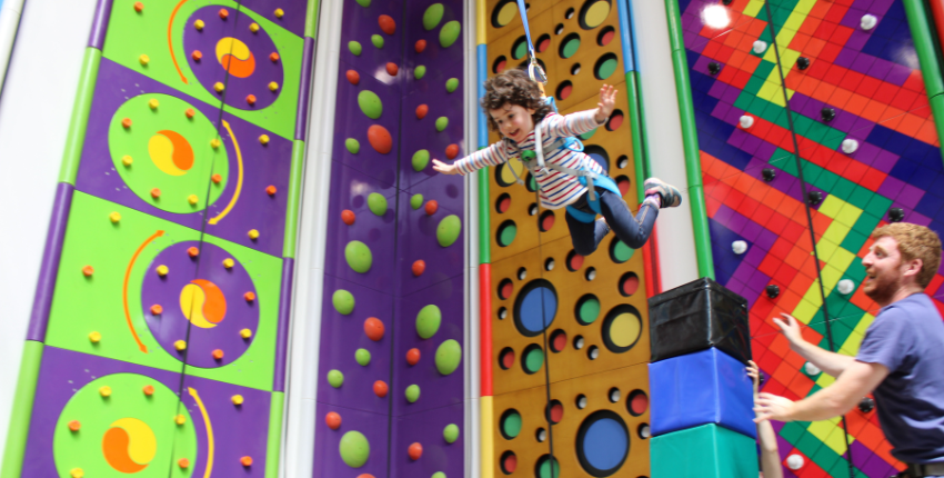 Chasse aux bonbons pour Halloween et tarif spécial vacances chez Climb Up Aubervilliers (93)