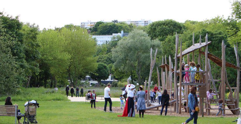 Pique-nique en famille au Port-Marly, dans les Yvelines