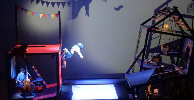 Icare, théâtre musical pour enfants au TSQY, Montigny-le-Bretonneux (78) Icare, théâtre musical pour enfants au TSQY, Montigny-le-Bretonneux (78)