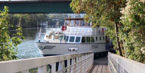 Croisière pique-nique : déjeuner en famille sur la Seine au départ de Croissy-sur-Seine Croisière pique-nique : déjeuner en famille sur la Seine au départ de Croissy-sur-Seine