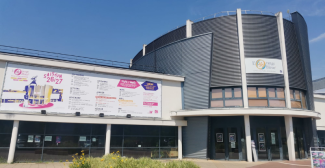 L'Orange Bleue* à Eaubonne : le lieu culturel des familles dans le Val-d'Oise (95) L'Orange Bleue* à Eaubonne : le lieu culturel des familles dans le Val-d'Oise (95)